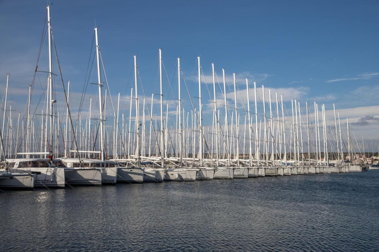 Apartmani Dina Biograd Na Moru Εξωτερικό φωτογραφία