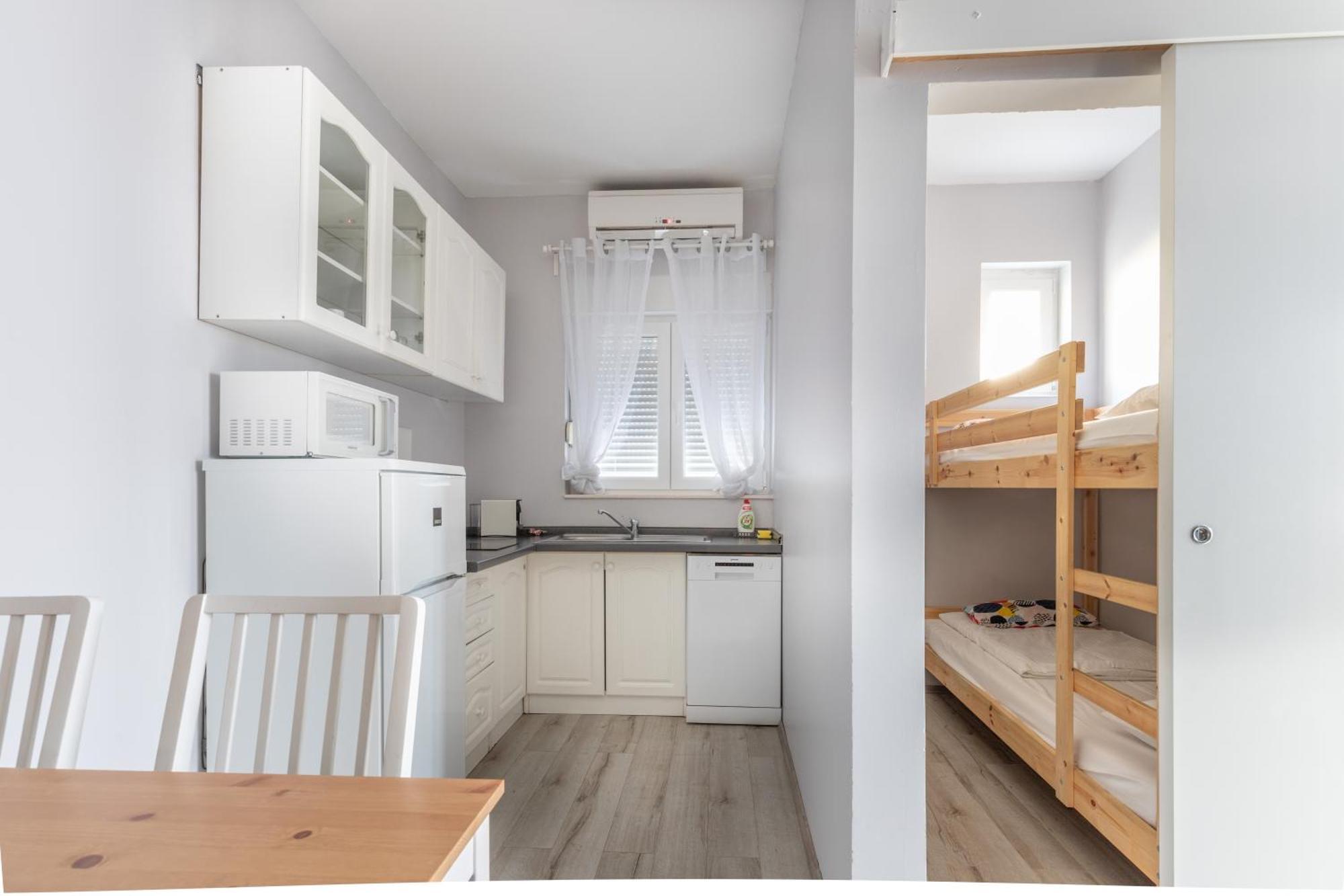 Apartmani Dina Biograd Na Moru Εξωτερικό φωτογραφία
