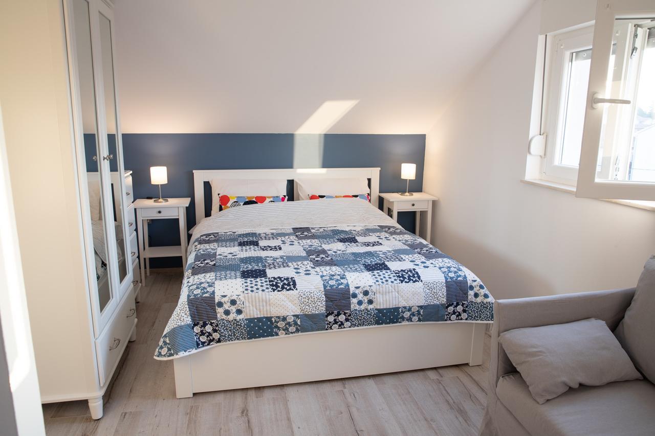 Apartmani Dina Biograd Na Moru Εξωτερικό φωτογραφία