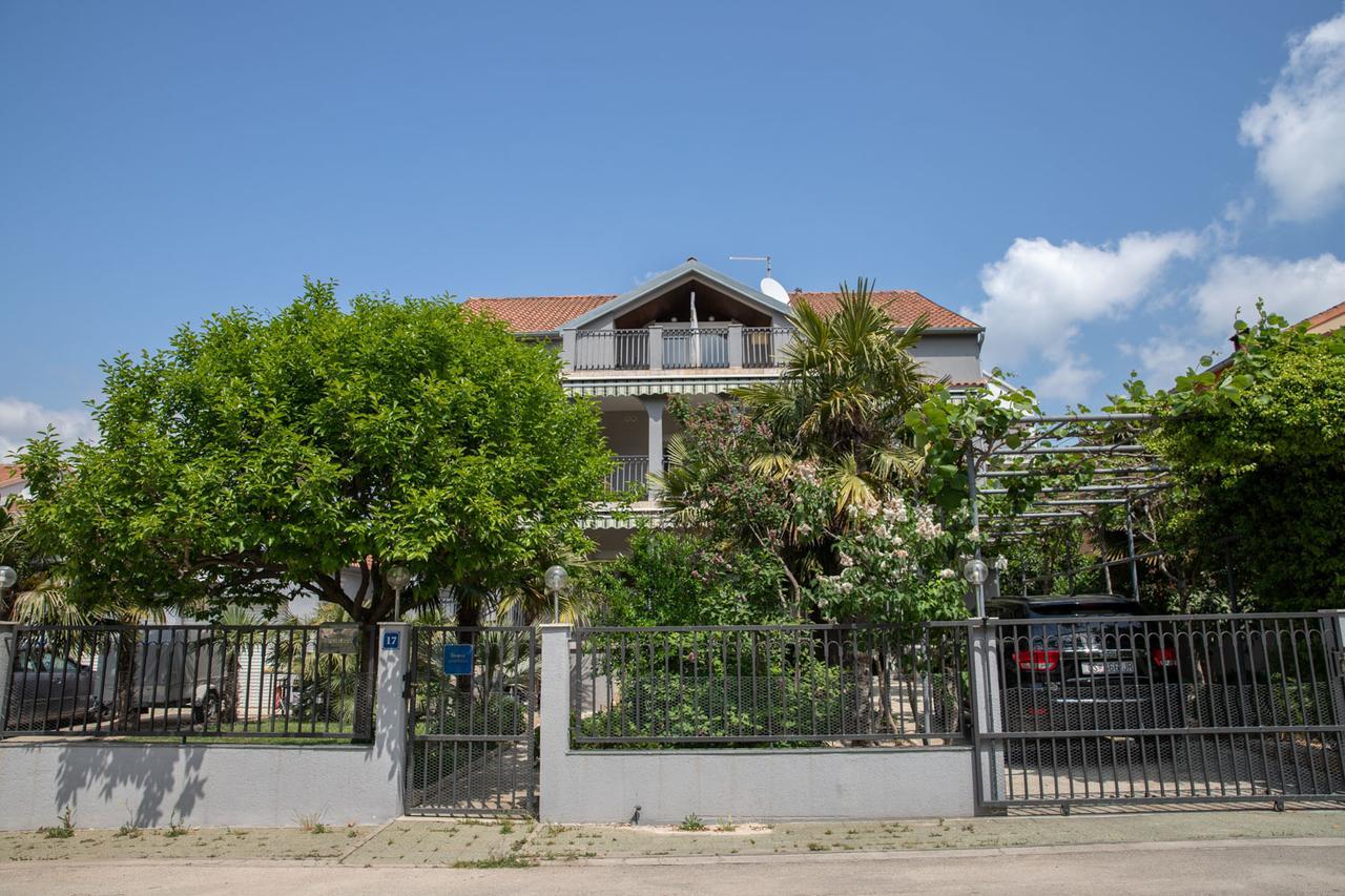 Apartmani Dina Biograd Na Moru Εξωτερικό φωτογραφία