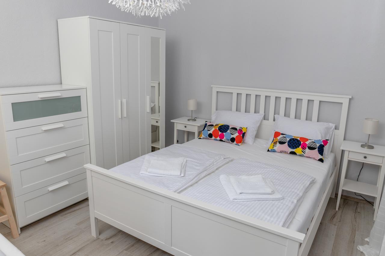 Apartmani Dina Biograd Na Moru Εξωτερικό φωτογραφία