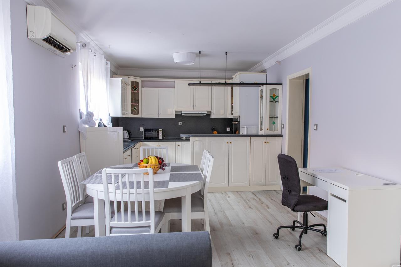 Apartmani Dina Biograd Na Moru Εξωτερικό φωτογραφία
