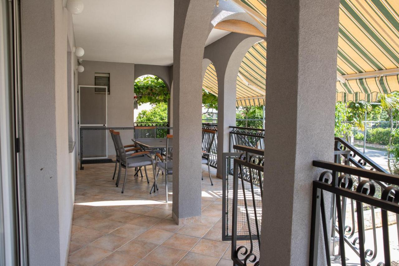 Apartmani Dina Biograd Na Moru Εξωτερικό φωτογραφία